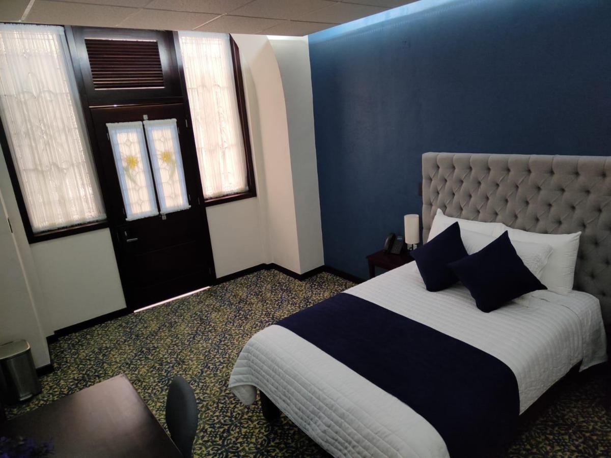 פואבלה Hotel Margarita מראה חיצוני תמונה