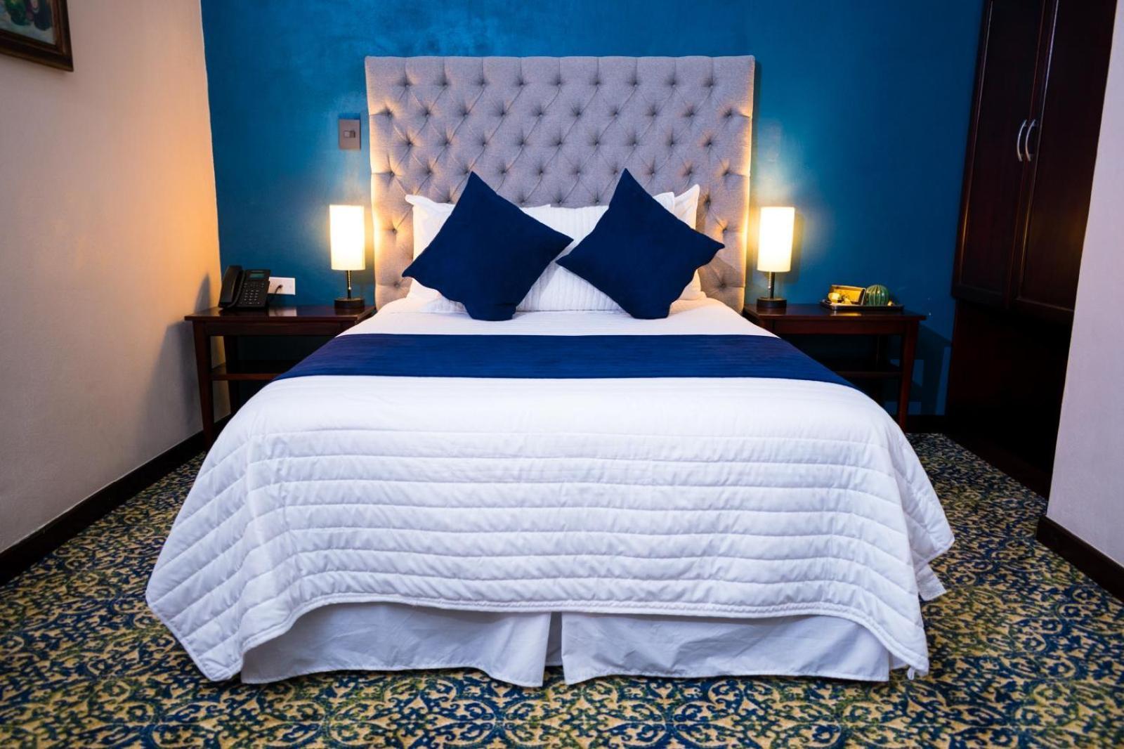 פואבלה Hotel Margarita מראה חיצוני תמונה
